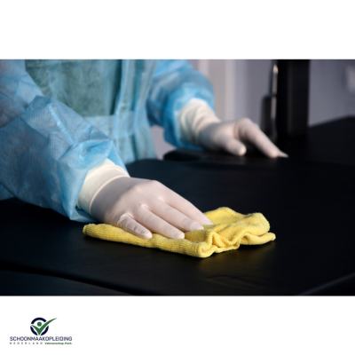 Training reinigen isolatiekamer
